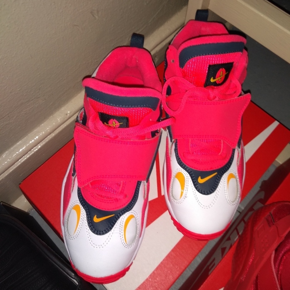 Sneakers - Picture 1 of 1